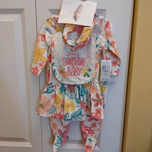 ☀️ Jessica Simpson 5 piece Layette Set - Picture 2 of 6